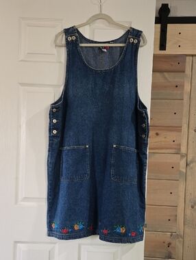 vintage JL NY Sports denim dress featuring embroidered flowers Size 1X